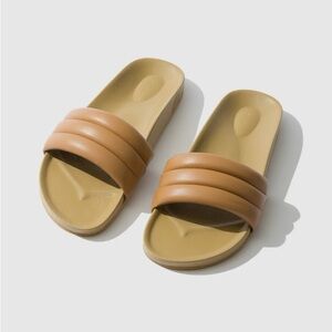 BEATRICE VALENZUELA - SAND CLASSIC SANDALIA